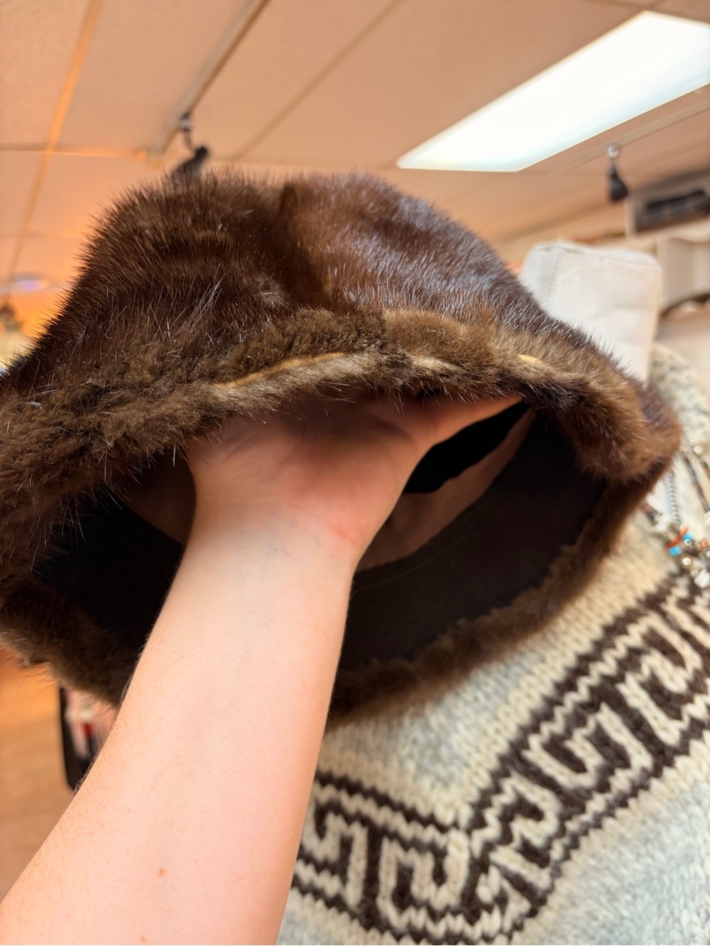 Vintage 1980’s dark brown mink bucket hat - Picture 4 of 5